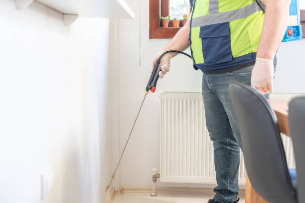 Best Commercial Pest Control Services  in Darlington, WI